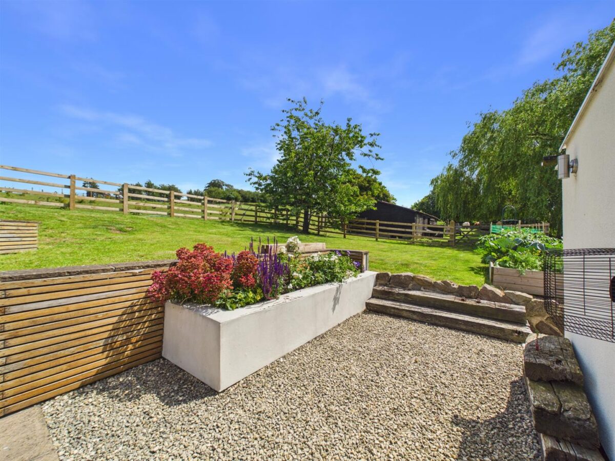 Valley View, Ticknall Road, Hartshorne, DE11 7BF