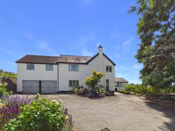 Valley View, Ticknall Road, Hartshorne, DE11 7BF