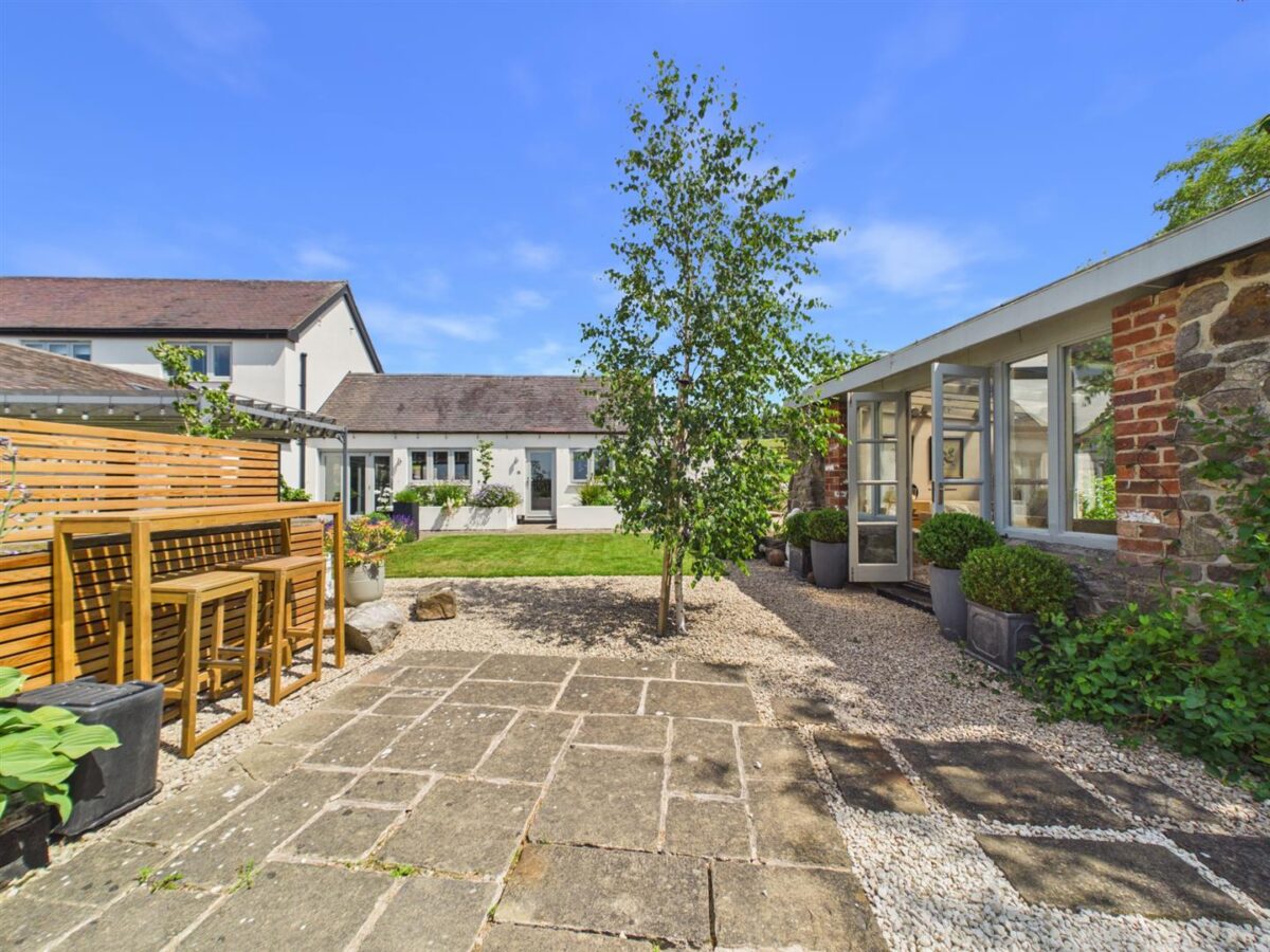 Valley View, Ticknall Road, Hartshorne, DE11 7BF