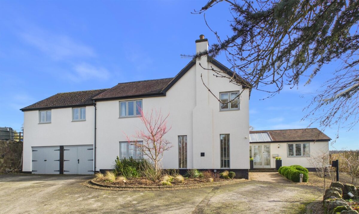 Valley View, Ticknall Road, Hartshorne, DE11 7BF