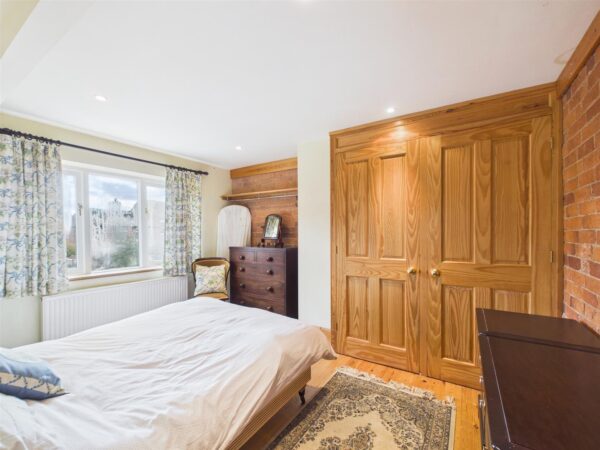 Warwick House, Derby Road, Melbourne, DE73 8FE