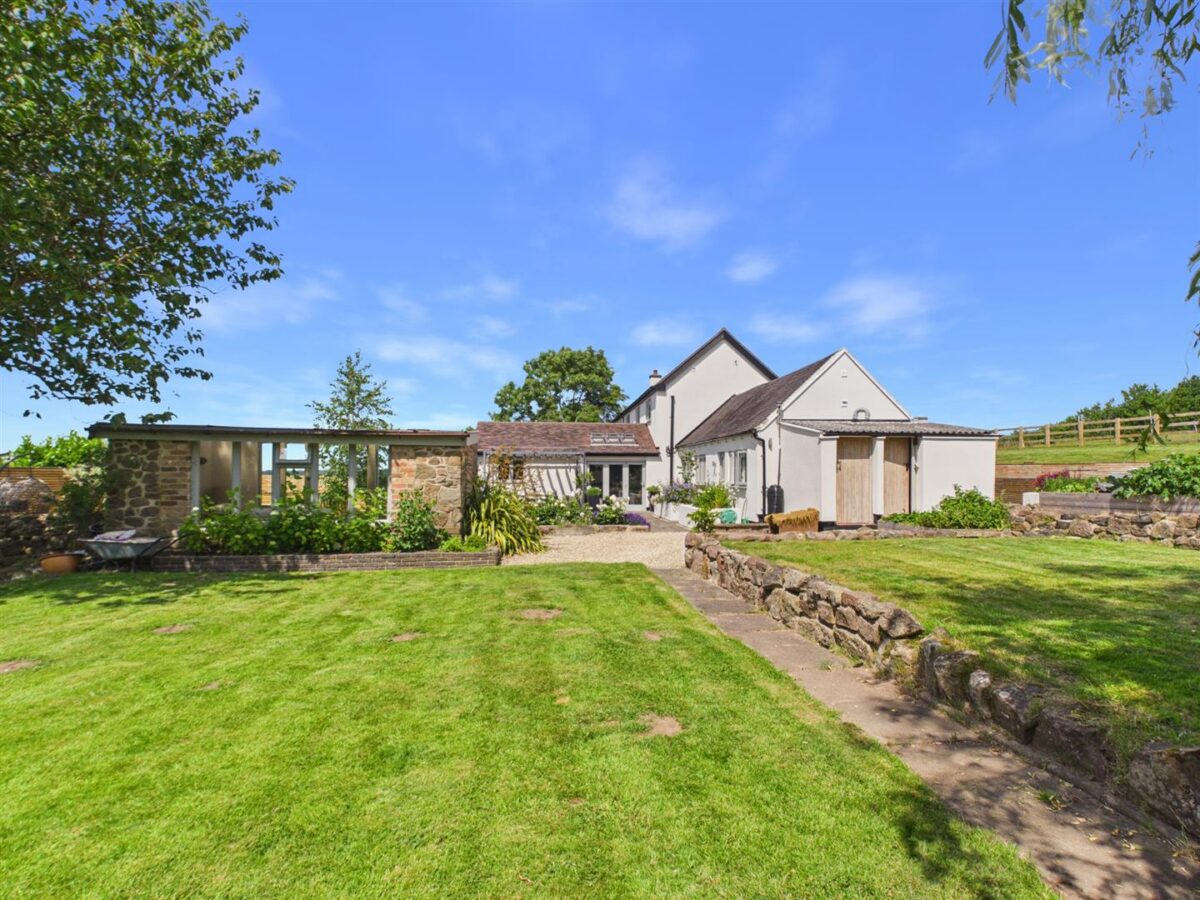 Valley View, Ticknall Road, Hartshorne, DE11 7BF