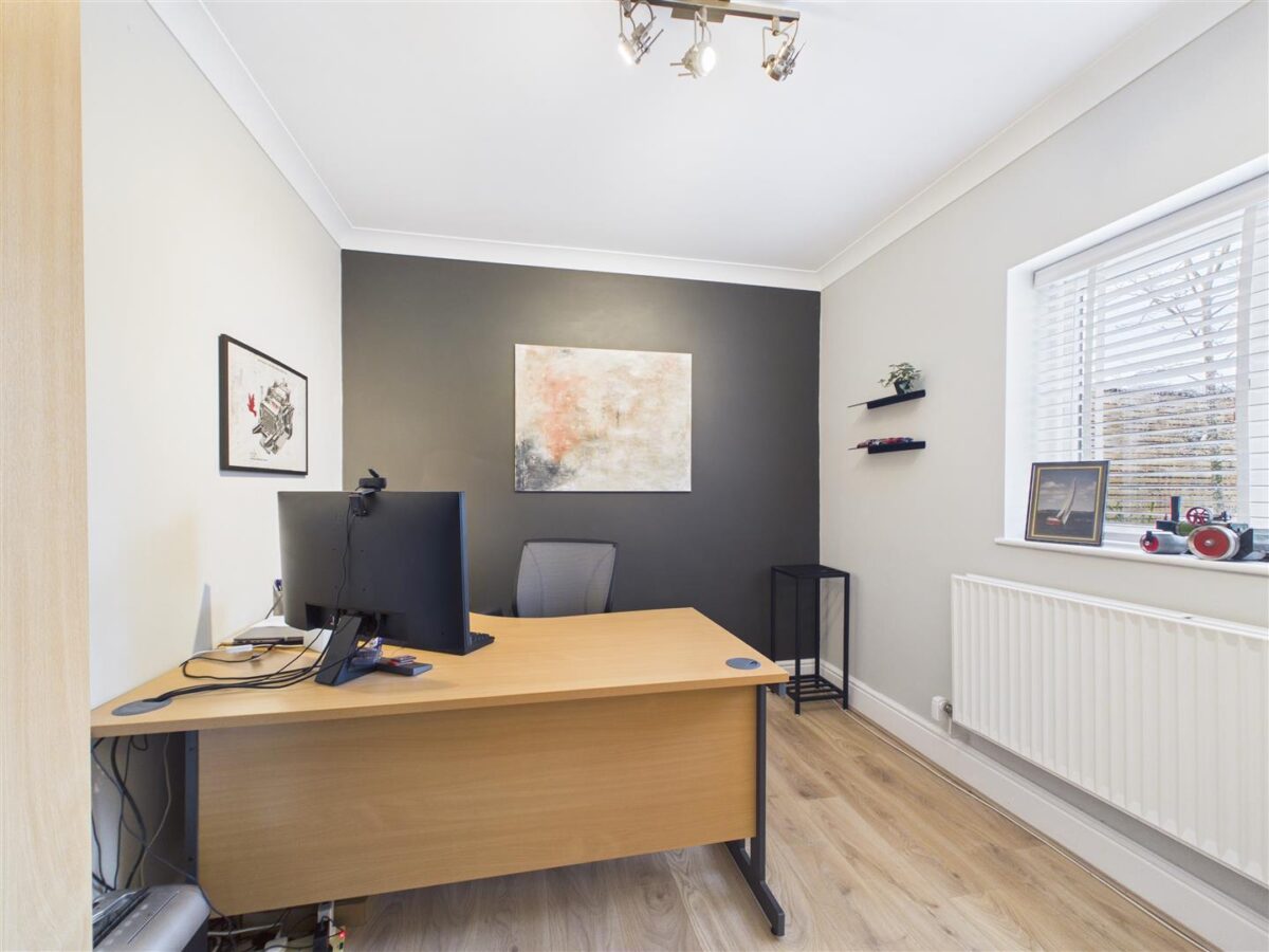 Valley View, Ticknall Road, Hartshorne, DE11 7BF