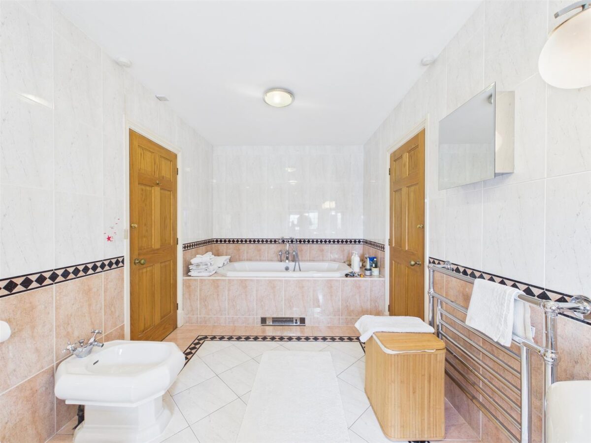 Main Street, Long Whatton, LE12 5DF