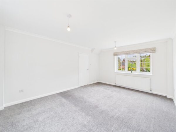 Chantry Close, Melbourne, DE73 8ET