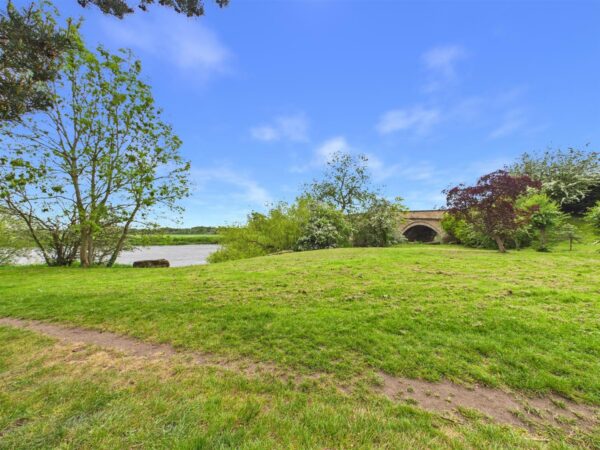 Bridge Farm, Derby Road, Swarkestone, DE73 7JB