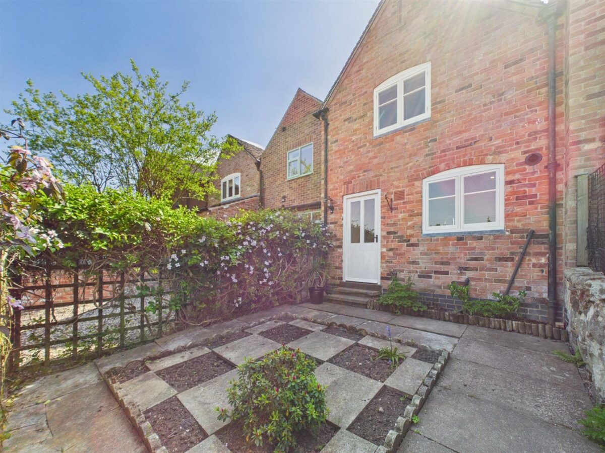Chambers Row, Blanch Croft, Melbourne, DE73 8GG