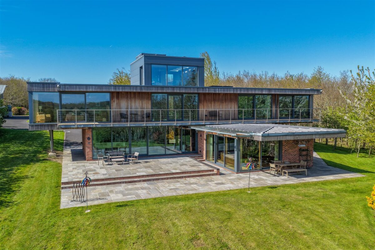 Broadstone Holt, Bog Lane, Melbourne, DE73 8HU