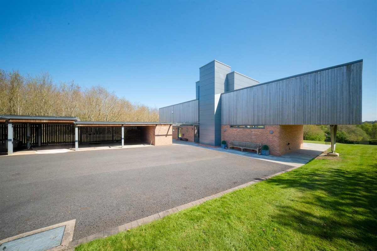 Broadstone Holt, Bog Lane, Melbourne, DE73 8HU