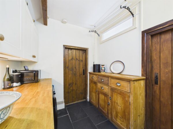 Hollybush House, Church Lane, Barrow-On-Trent, DE73 7HB