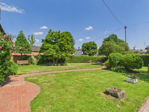 Hollybush House, Church Lane, Barrow-On-Trent, DE73 7HB