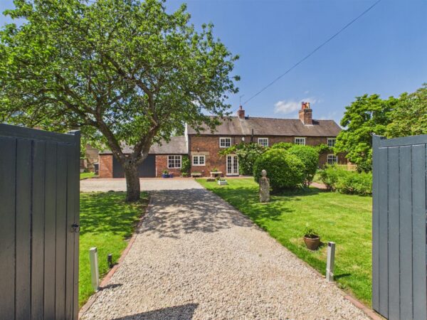 Hollybush House, Church Lane, Barrow-On-Trent, DE73 7HB