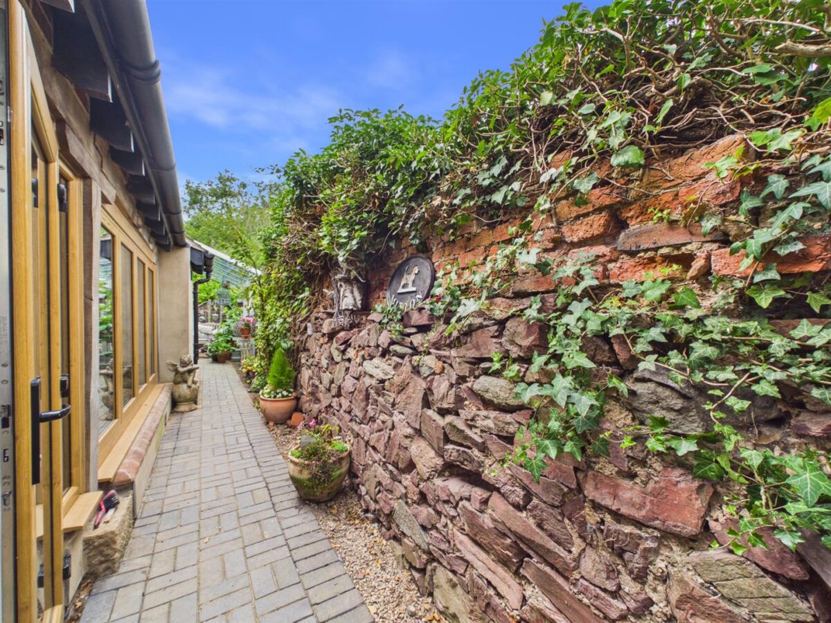 Long Street, Belton, LE12 9TP