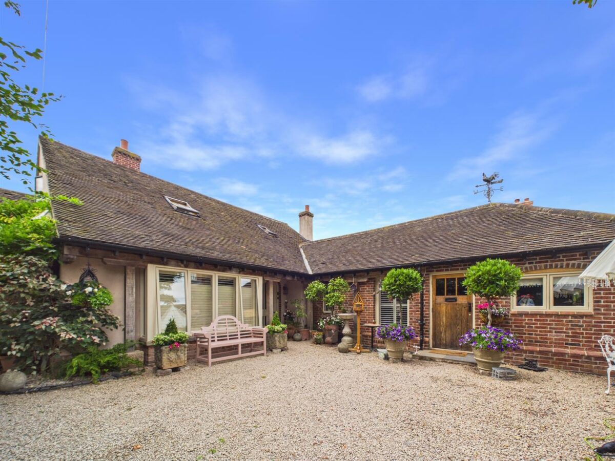 Long Street, Belton, LE12 9TP