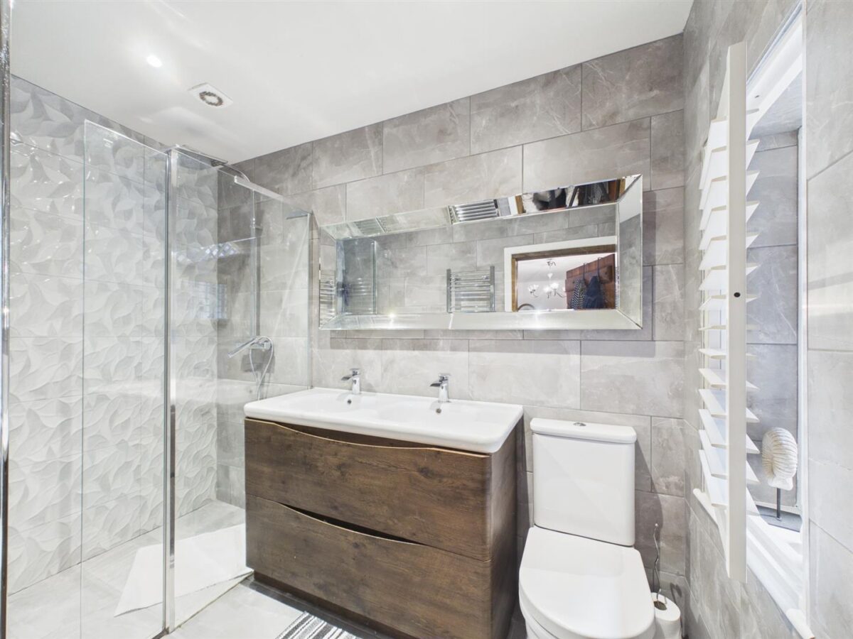 Long Street, Belton, LE12 9TP