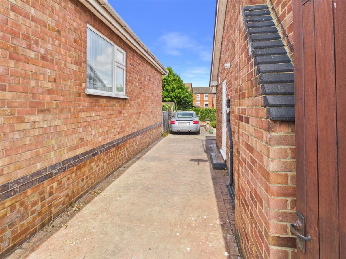 Dunnicliffe Lane, Melbourne, DE73 8GE