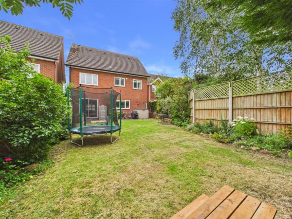 Blackthorn Close, Melbourne, DE73 8LY