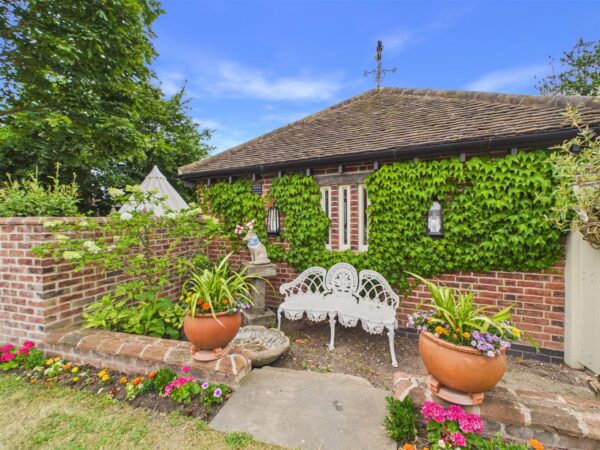 Long Street, Belton, LE12 9TP
