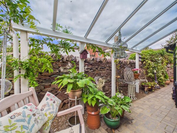 Long Street, Belton, LE12 9TP