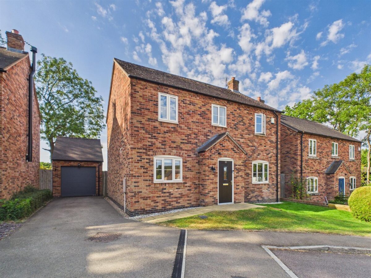 Adams Close, Hartshorne, DE11 7BL