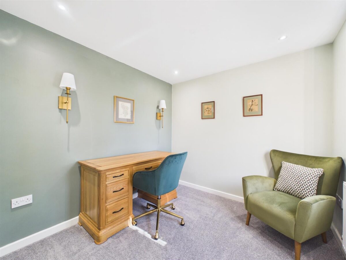 Adams Close, Hartshorne, DE11 7BL