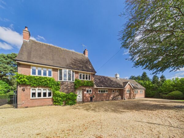 Pippin Heath, Kings Newton Lane, Melbourne, DE73