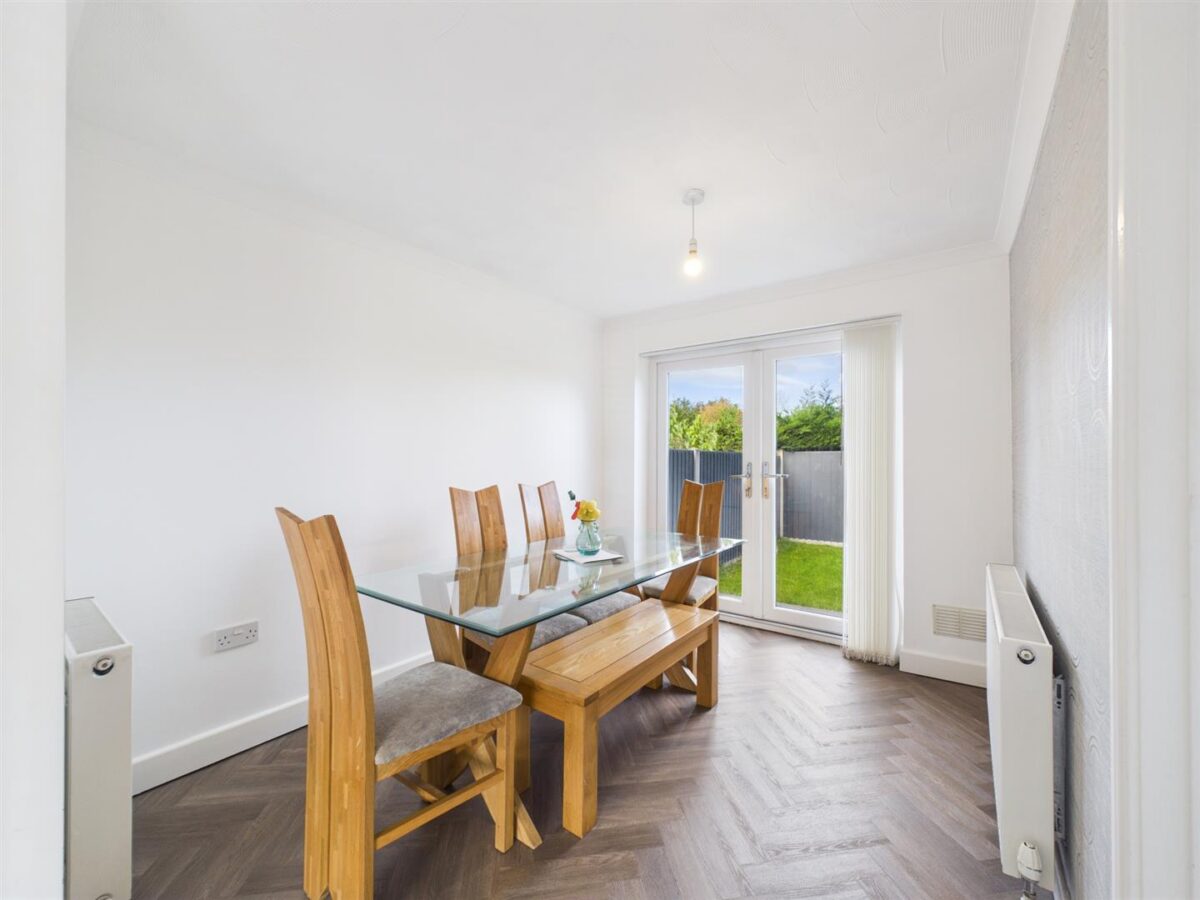 Gladstone Close, Chellaston, DE73 6RR