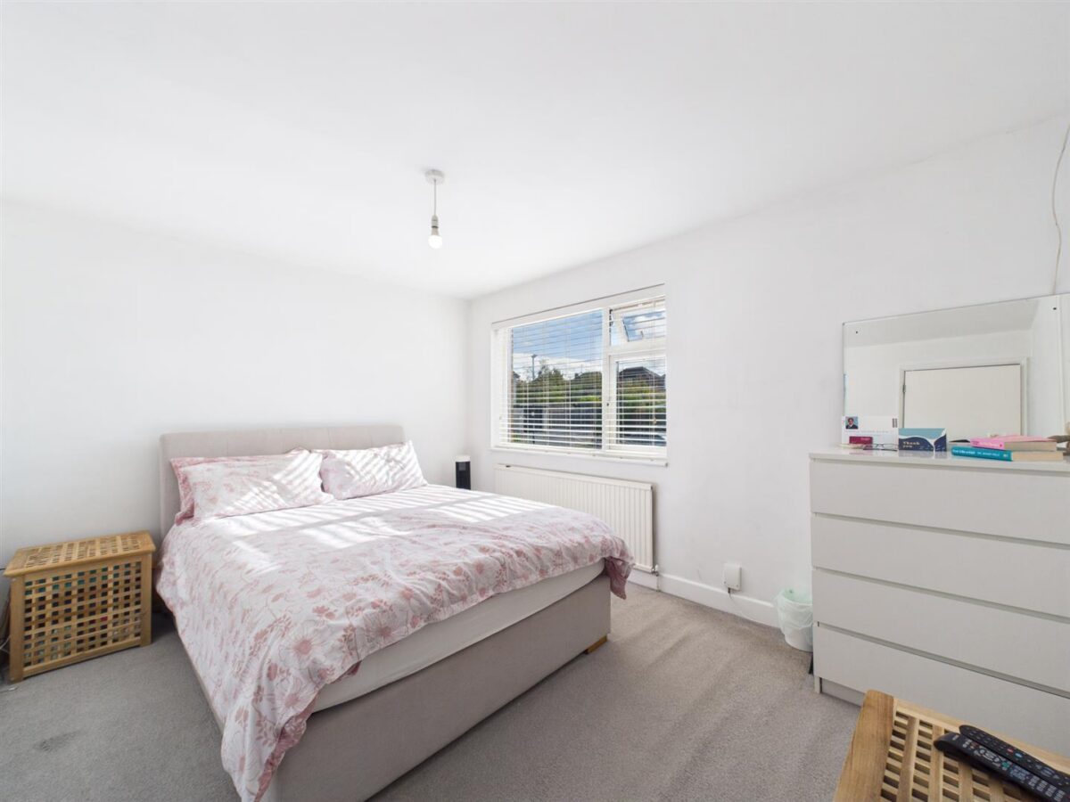 Gladstone Close, Chellaston, DE73 6RR