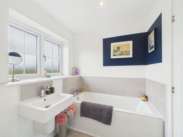 Ayrton Drive, Castle Donington, DE74 2BE