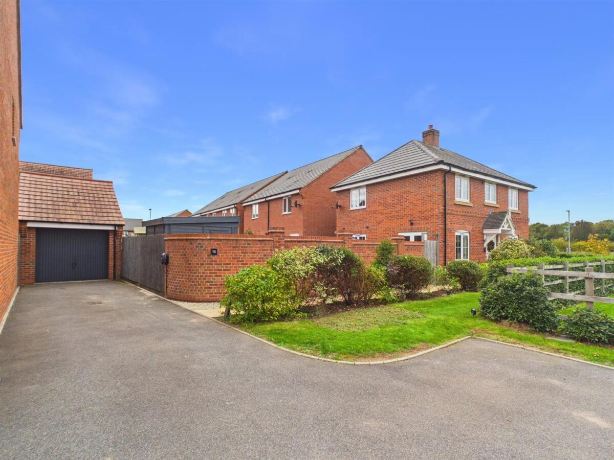 Ayrton Drive, Castle Donington, DE74 2BE