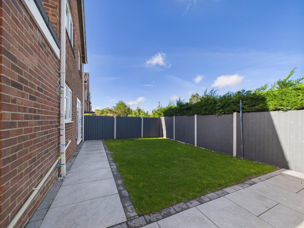 Gladstone Close, Chellaston, DE73 6RR