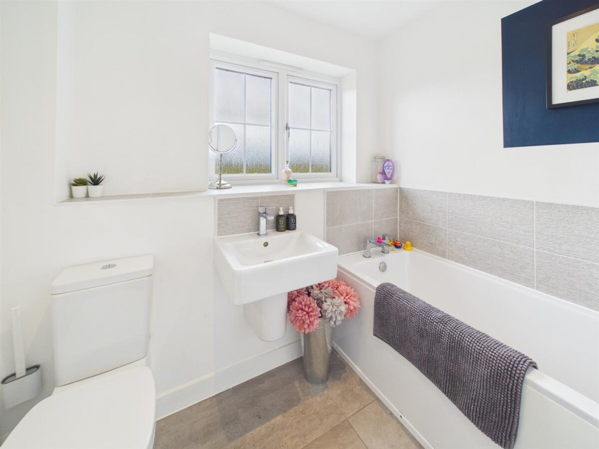 Ayrton Drive, Castle Donington, DE74 2BE