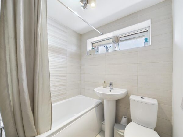 Gladstone Close, Chellaston, DE73 6RR