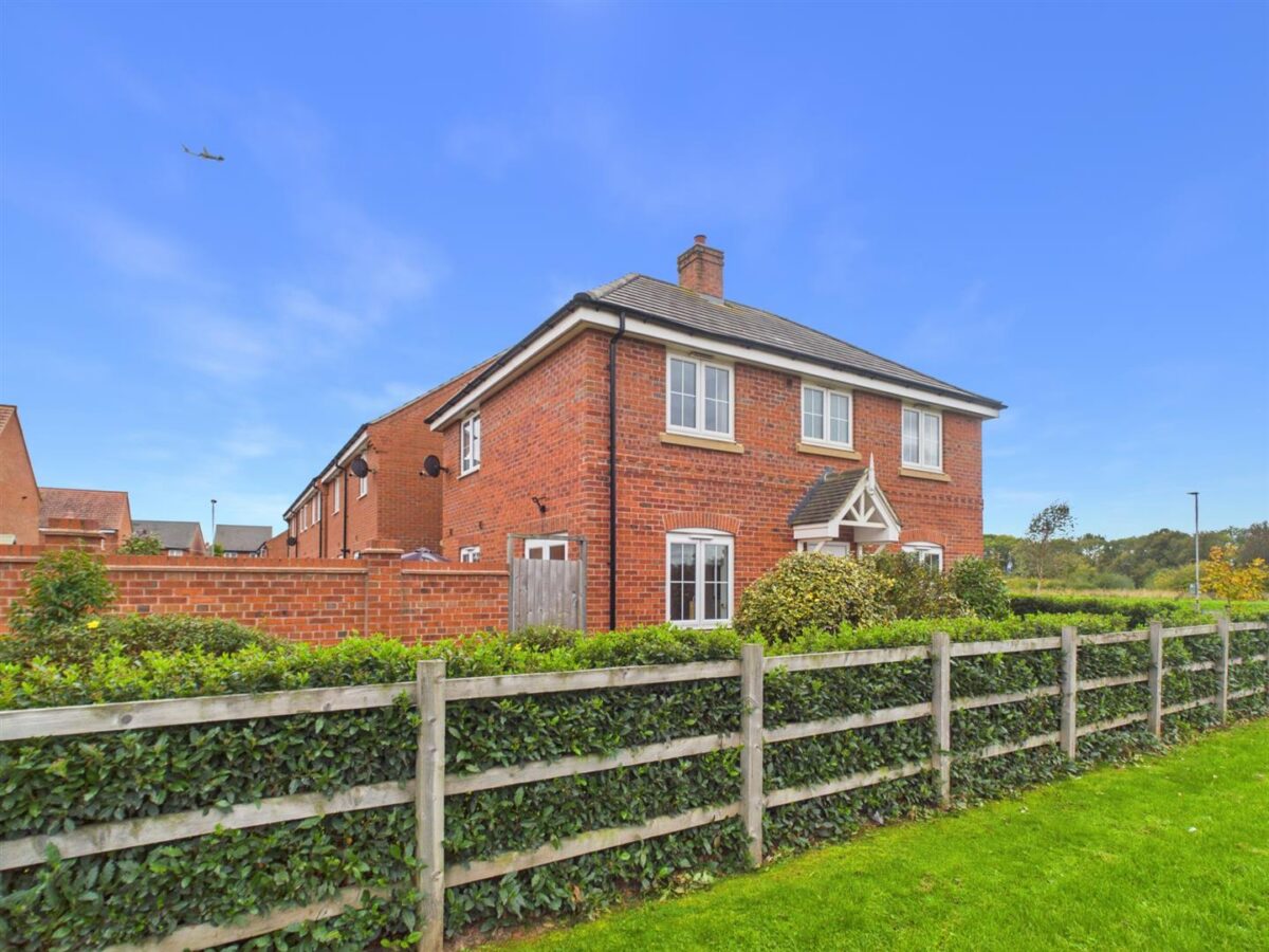 Ayrton Drive, Castle Donington, DE74 2BE
