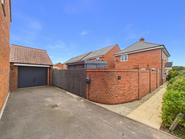 Ayrton Drive, Castle Donington, DE74 2BE